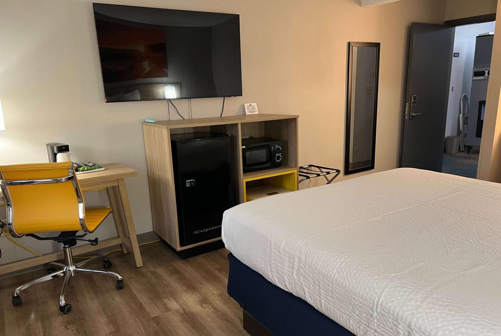 Days Inn By Wyndham Jamestown Eksteriør billede