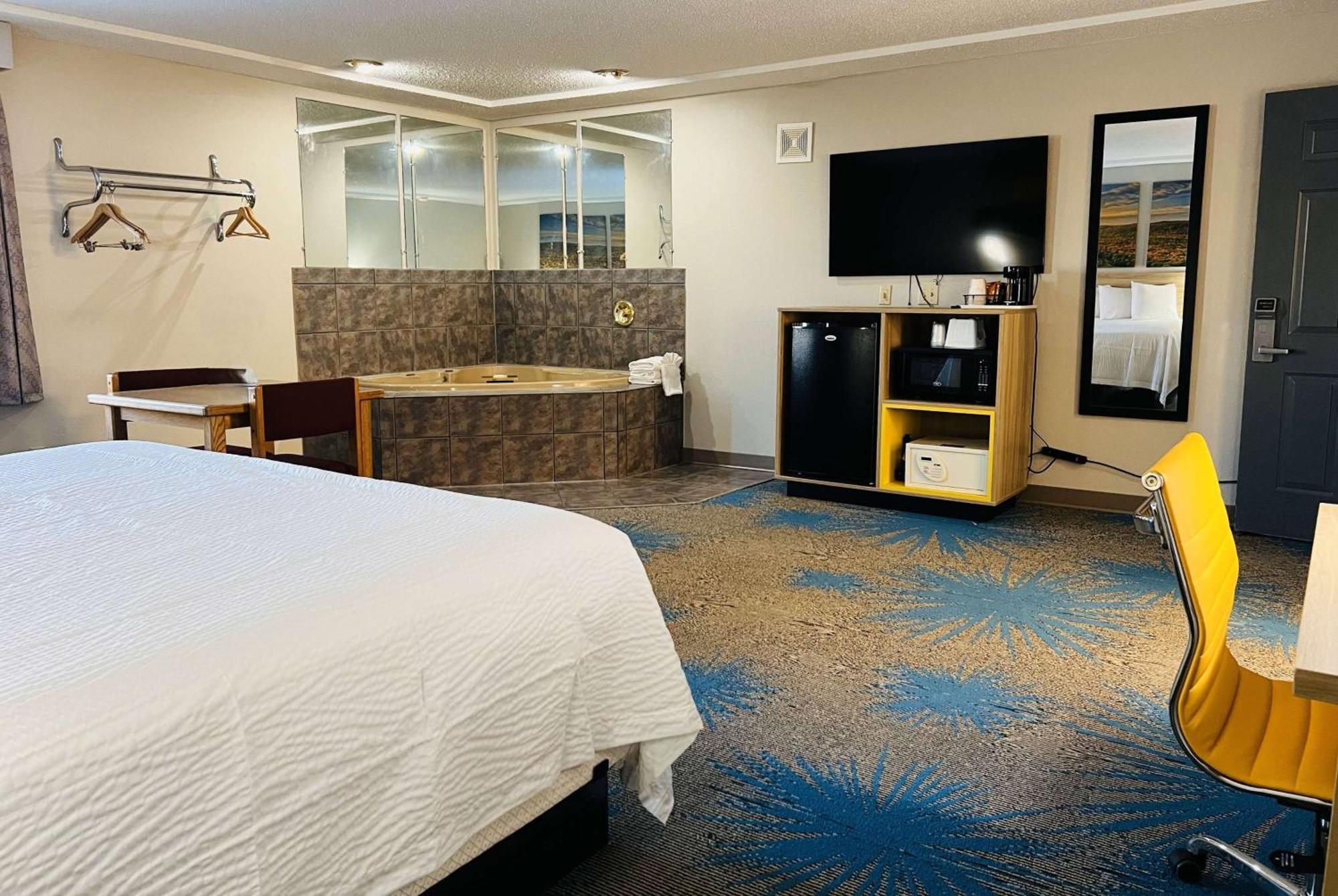 Days Inn By Wyndham Jamestown Eksteriør billede